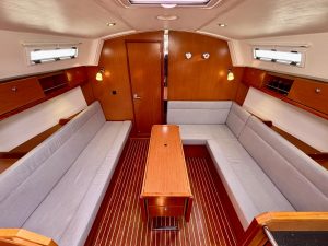 BAVARIA 36 CRUISER - VOILIER OCCASION - MARINE COURTAGE (11)