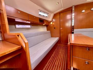 BAVARIA 36 CRUISER - VOILIER OCCASION - MARINE COURTAGE (13)