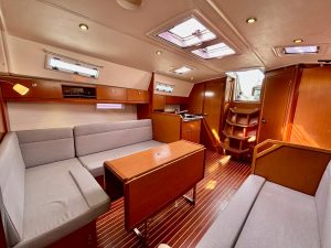 BAVARIA 36 CRUISER - VOILIER OCCASION - MARINE COURTAGE (14)