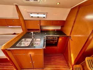 BAVARIA 36 CRUISER - VOILIER OCCASION - MARINE COURTAGE (15)