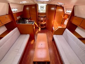 BAVARIA 36 CRUISER - VOILIER OCCASION - MARINE COURTAGE (16)