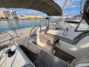BAVARIA 36 CRUISER - VOILIER OCCASION - MARINE COURTAGE (2)