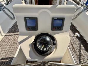 BAVARIA 36 CRUISER - VOILIER OCCASION - MARINE COURTAGE (34)