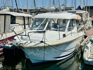 BENETEAU ANTARES 750 HB - BATEAU MOTEUR OCCASION - MARINE COURTAGE (23)