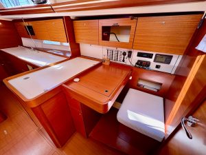 DUFOUR 375 GRAND LARGE - VOILIER OCCASION - MARINE COURTAGE (10)
