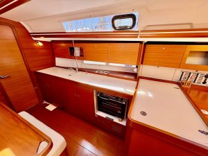 DUFOUR 375 GRAND LARGE - VOILIER OCCASION - MARINE COURTAGE (7)