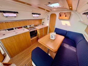 HARMONY 34 - VOILIER OCCASION - MARINE COURTAGE (5)