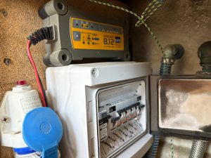 SAGA 27 - BATEAU MOTEUR OCCASION - MARINE COURTAGE (9)