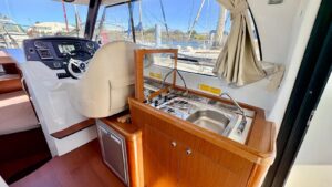 BENETEAU ANTARES 8.80 - BATEAU MOTEUR OCCASION MARINE COURTAGE (12)