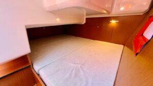 BENETEAU ANTARES 8.80 - BATEAU MOTEUR OCCASION MARINE COURTAGE (14)