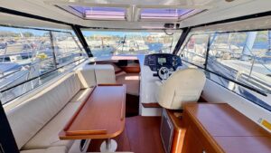 BENETEAU ANTARES 8.80 - BATEAU MOTEUR OCCASION MARINE COURTAGE (7).2