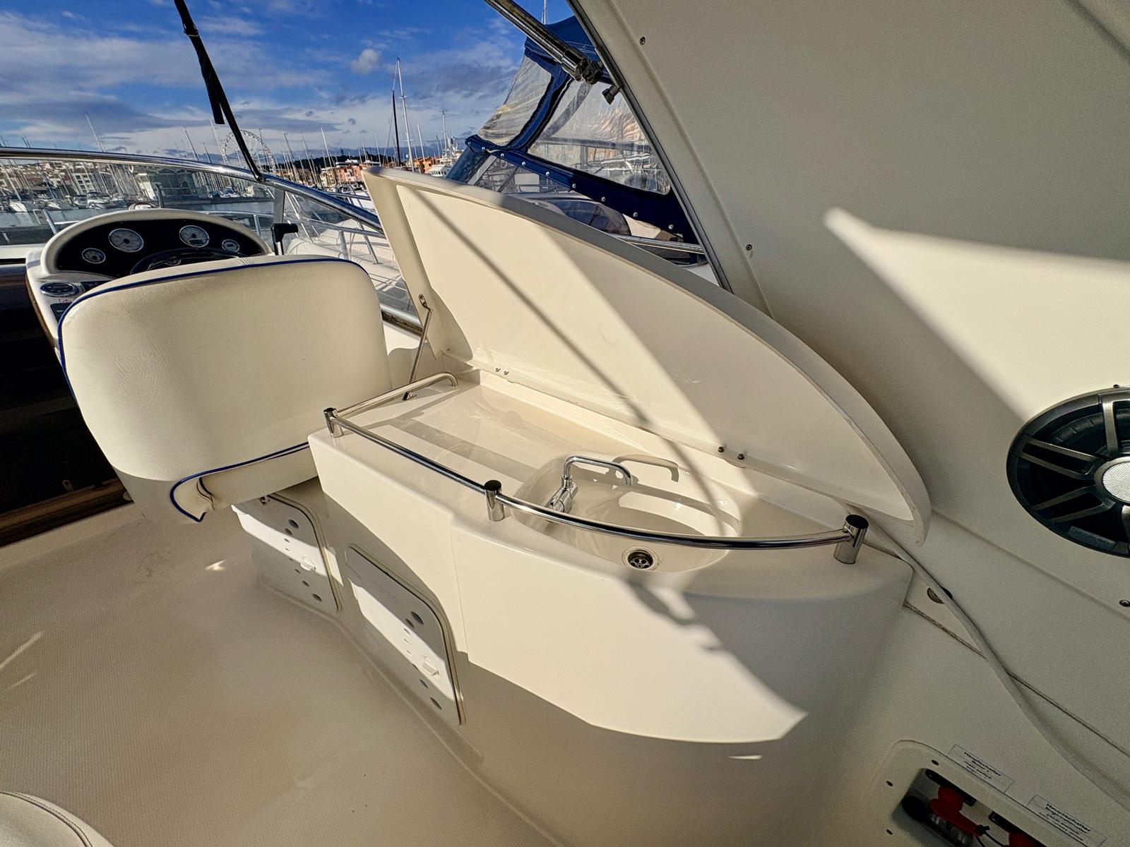 BAVARIA 27 SPORT - BATEAU MOTEUR OCCASION MARINE COURTAGE (1)