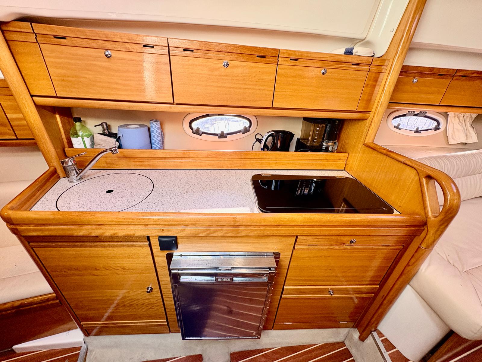 BAVARIA 27 SPORT - BATEAU MOTEUR OCCASION MARINE COURTAGE (17)