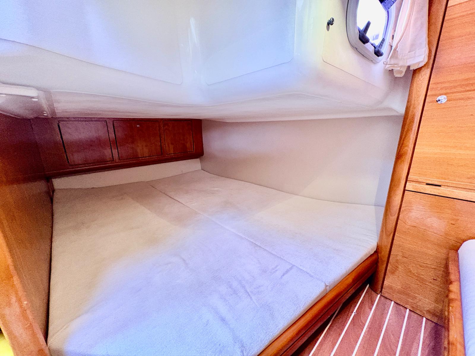 BAVARIA 27 SPORT - BATEAU MOTEUR OCCASION MARINE COURTAGE (19)