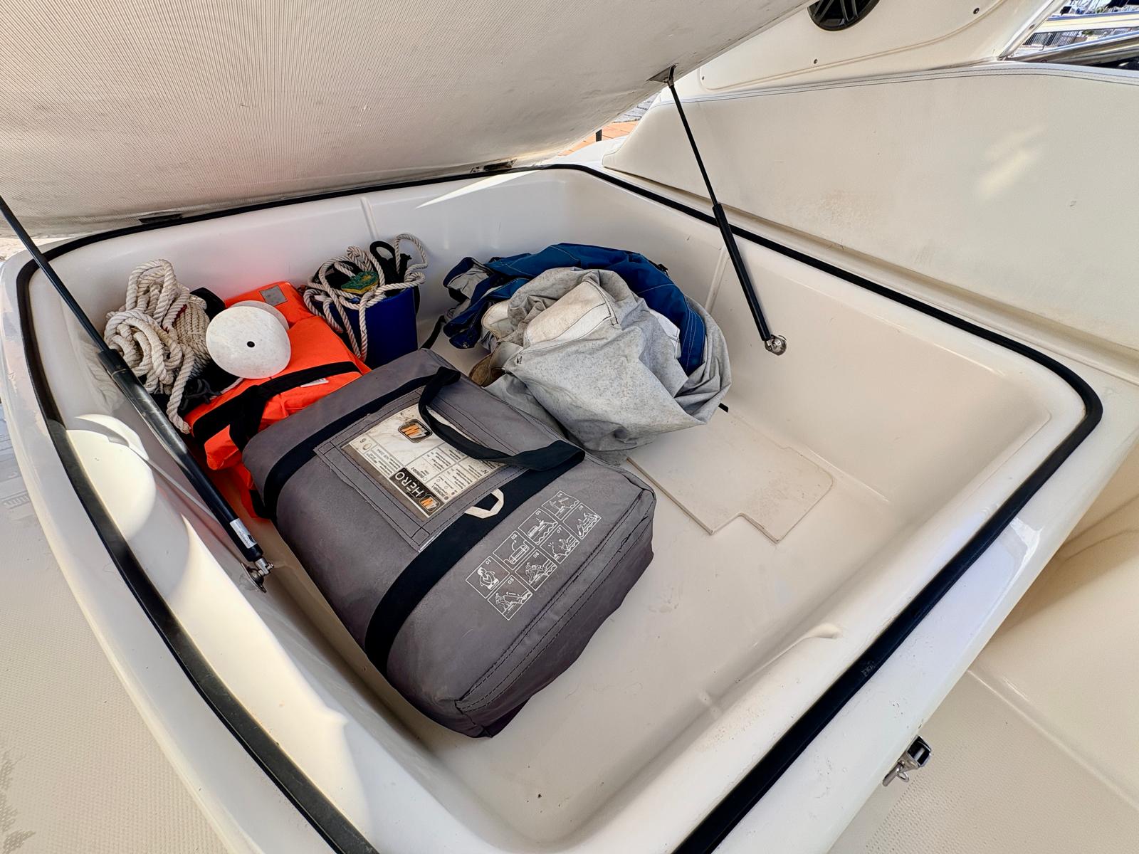 BAVARIA 27 SPORT - BATEAU MOTEUR OCCASION MARINE COURTAGE (20)