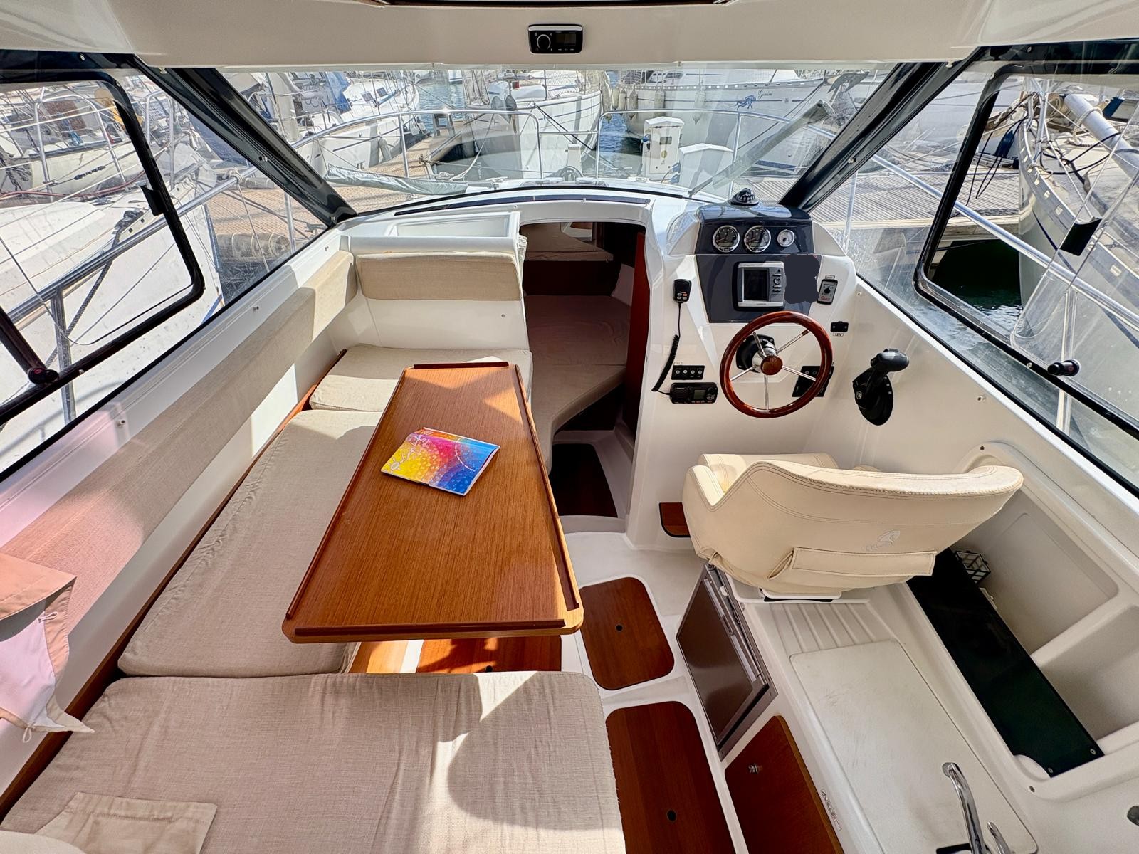 BENETEAU ANTARES 7.80 - BATEAU MOTEUR OCCASION MARINE COURTAGE (11).2