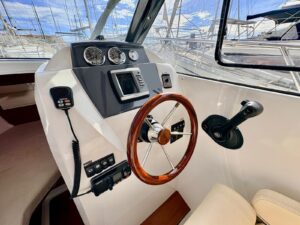 BENETEAU ANTARES 7.80 - BATEAU MOTEUR OCCASION MARINE COURTAGE (14).2
