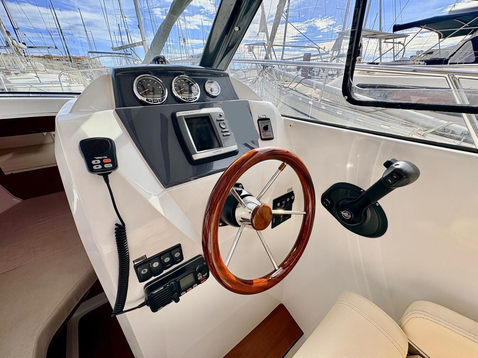 BENETEAU ANTARES 7.80 - BATEAU MOTEUR OCCASION MARINE COURTAGE (14).2