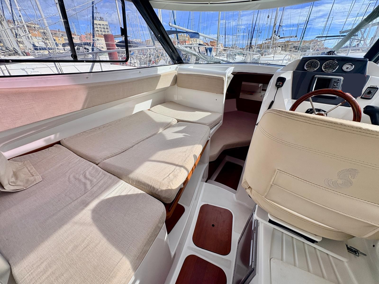 BENETEAU ANTARES 7.80 - BATEAU MOTEUR OCCASION MARINE COURTAGE (16).2