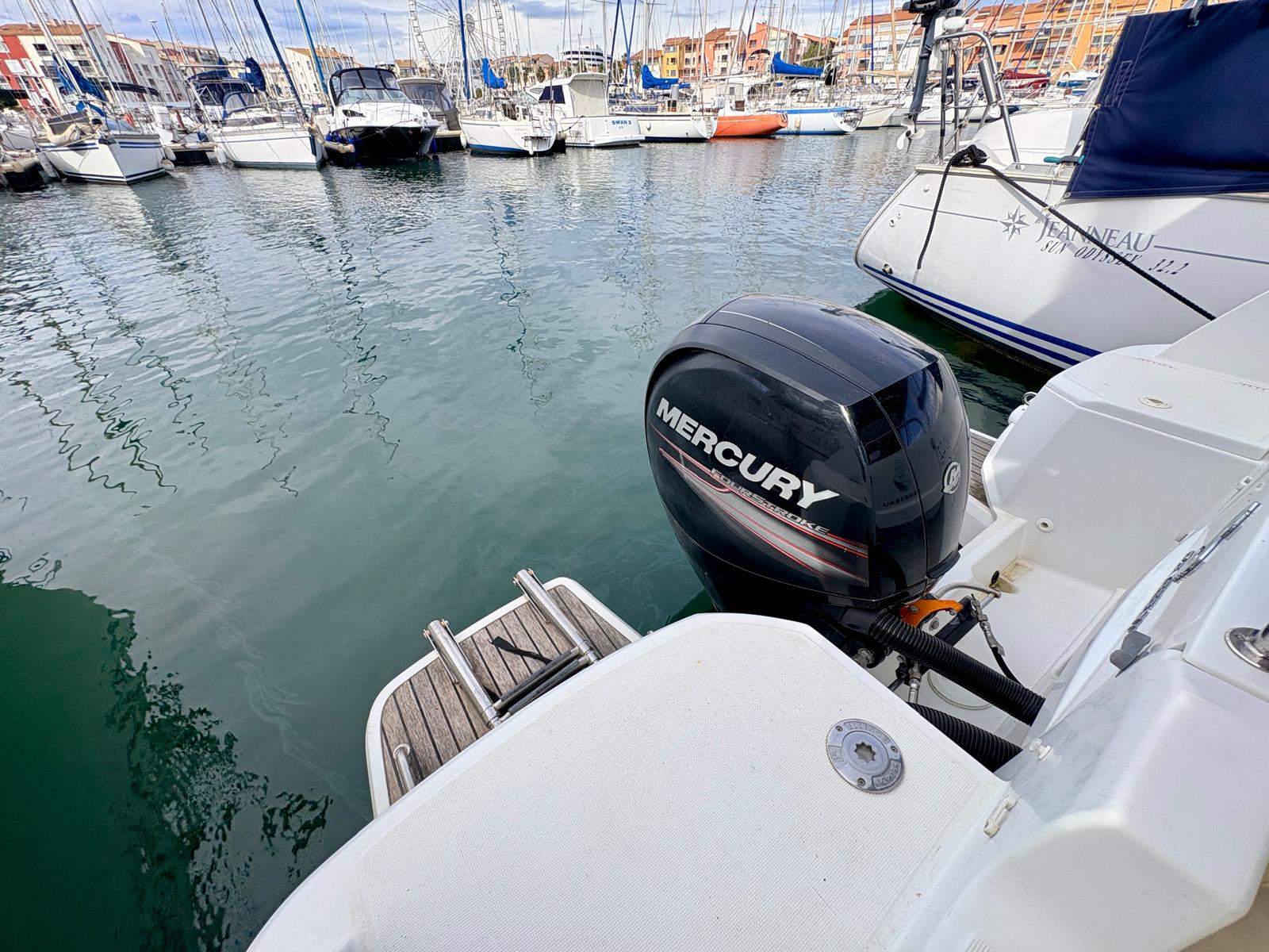 BENETEAU ANTARES 7.80 - BATEAU MOTEUR OCCASION MARINE COURTAGE (19)