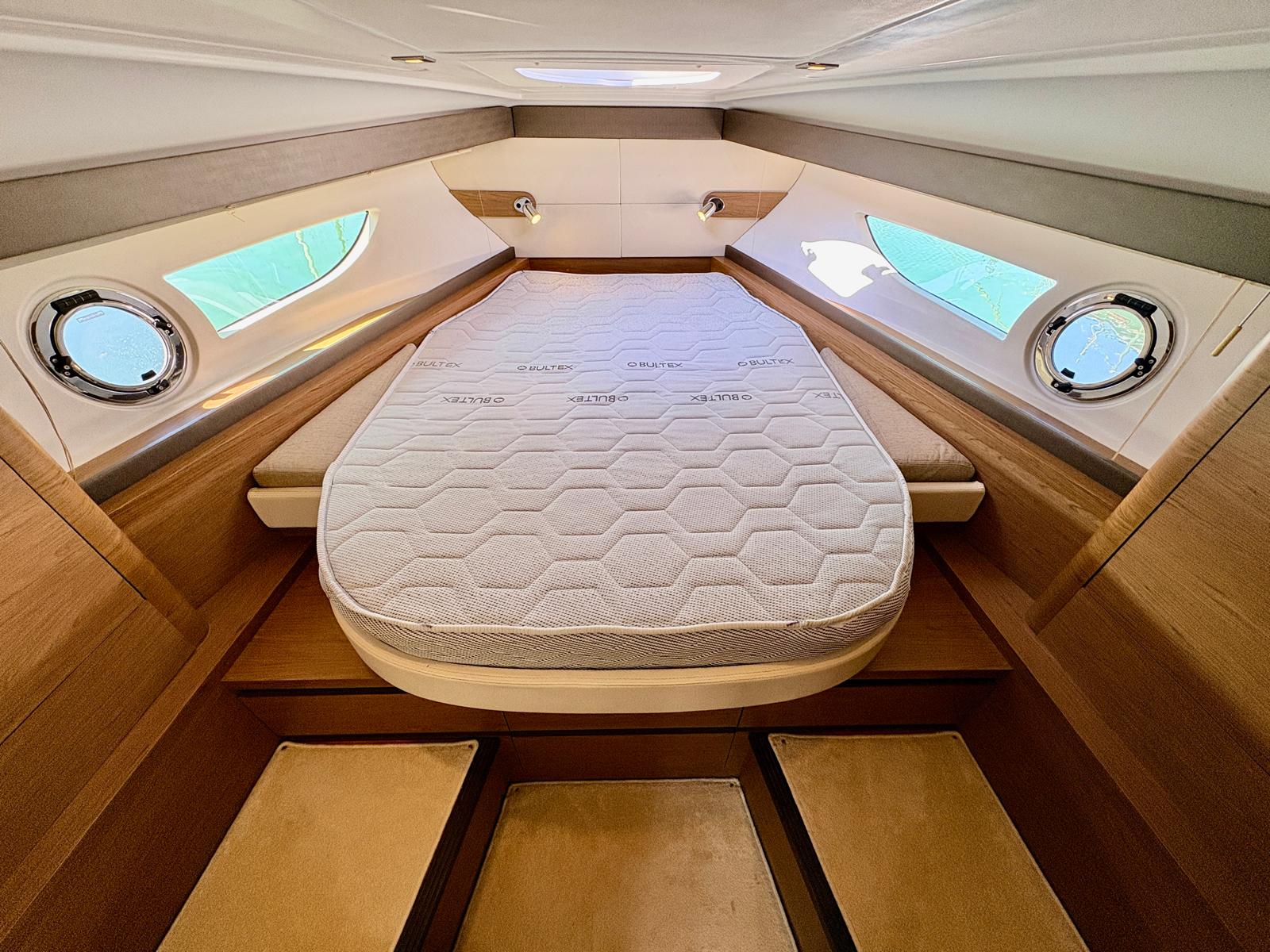 BENETEAU GRAN TURISMO 38 - BATEAU MOTEUR OCCASION MARINE COURTAGE (1)