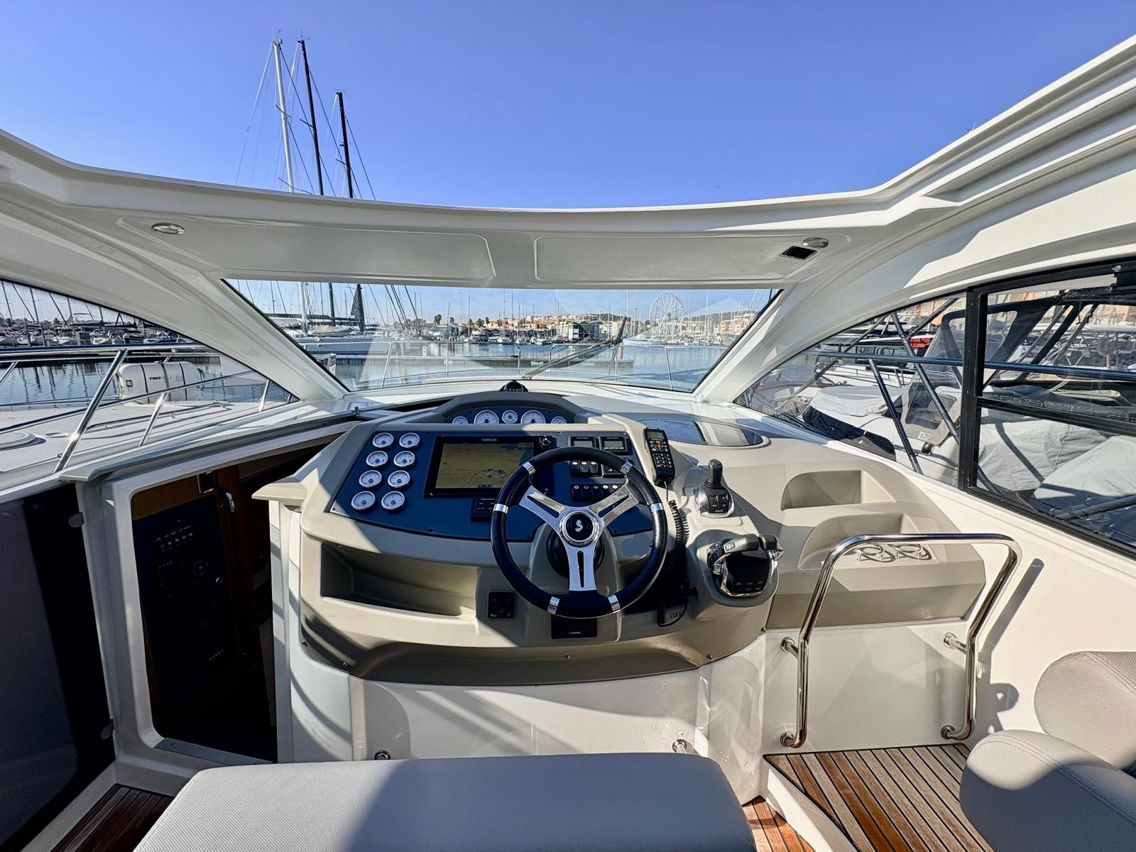 BENETEAU GRAN TURISMO 38 - BATEAU MOTEUR OCCASION MARINE COURTAGE (11).2