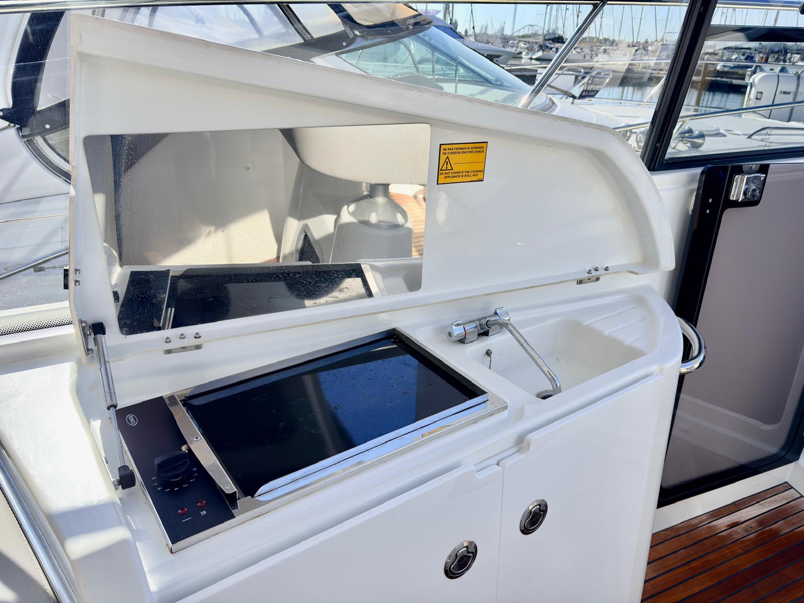 BENETEAU GRAN TURISMO 38 - BATEAU MOTEUR OCCASION MARINE COURTAGE (13)
