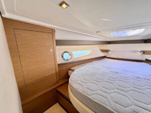 BENETEAU GRAN TURISMO 38 - BATEAU MOTEUR OCCASION MARINE COURTAGE (2)