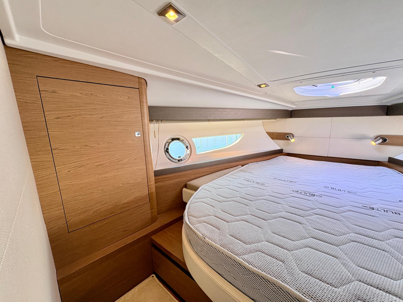 BENETEAU GRAN TURISMO 38 - BATEAU MOTEUR OCCASION MARINE COURTAGE (2)