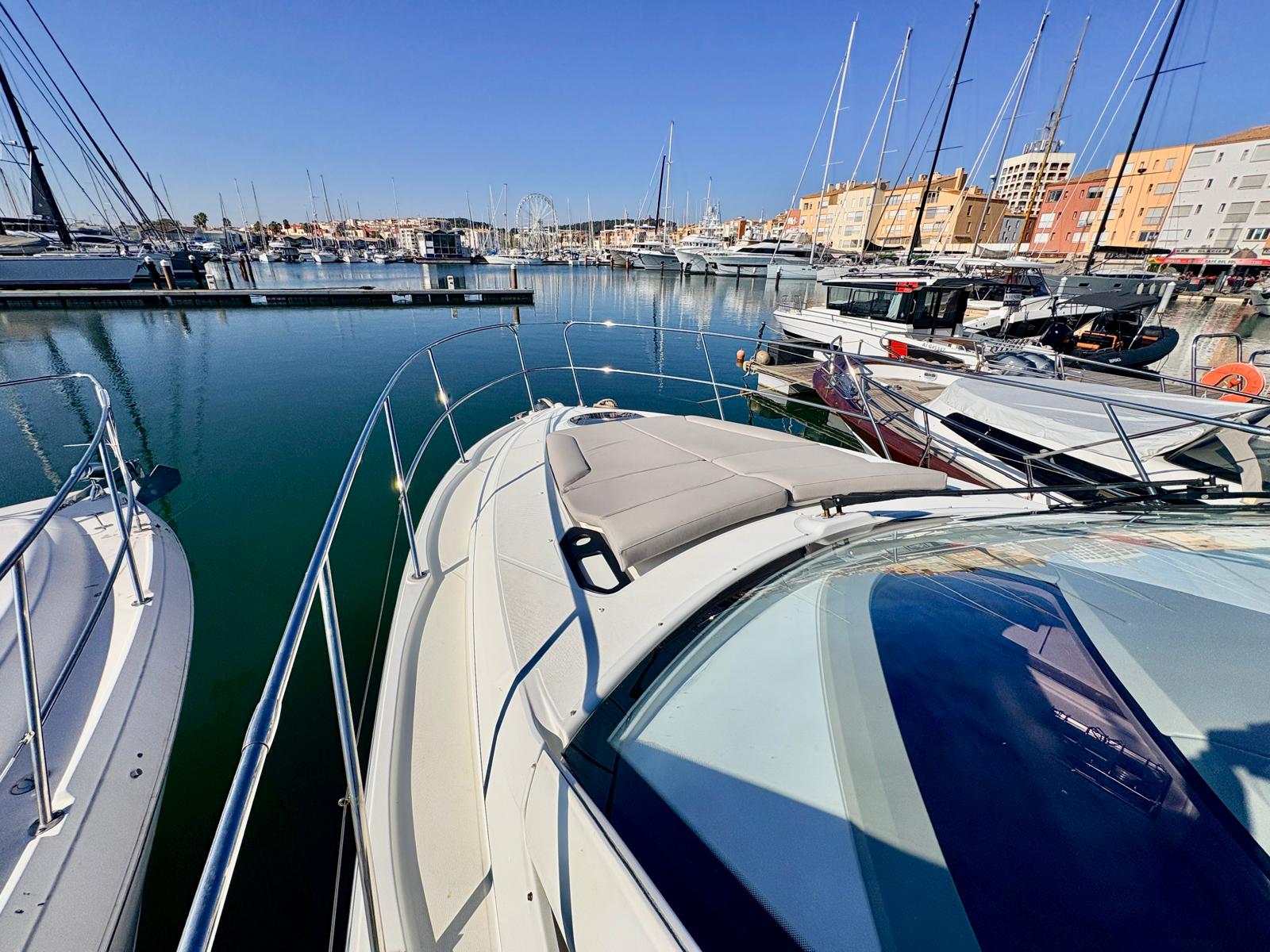 BENETEAU GRAN TURISMO 38 - BATEAU MOTEUR OCCASION MARINE COURTAGE (20)
