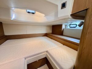 BENETEAU GRAN TURISMO 38 - BATEAU MOTEUR OCCASION MARINE COURTAGE (7)