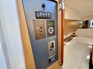 BENETEAU GRAN TURISMO 38 - BATEAU MOTEUR OCCASION MARINE COURTAGE (9)