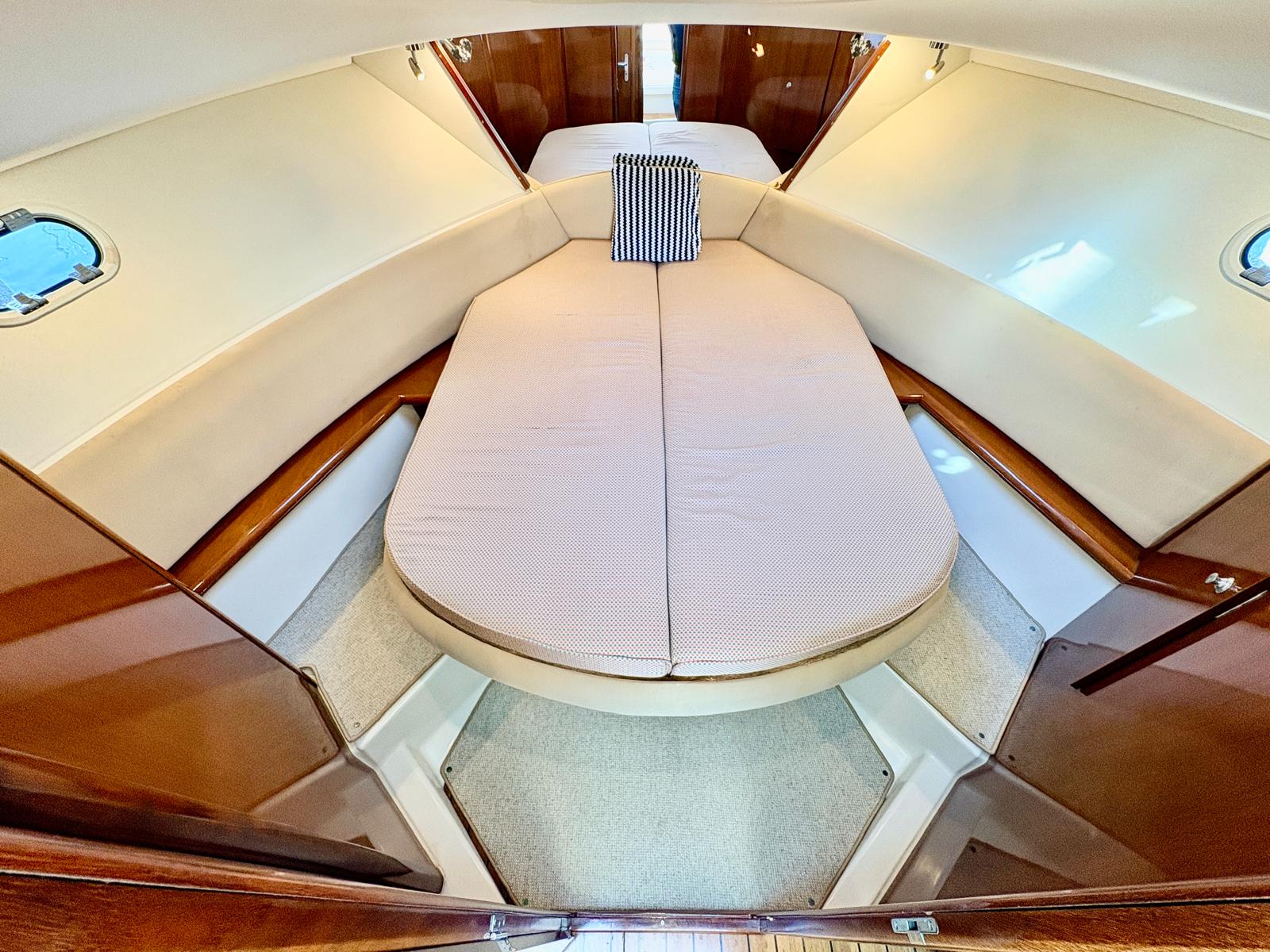 JEANNEAU PRESTIGE 32 - VEDETTE FLYBRIDGE OCCASION MARINE COURTAGE (25)