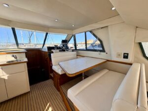 CARVER 370 VOYAGER - BATEAU MOTEUR OCCASION MARINE COURTAGE (14)