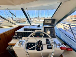 CARVER 370 VOYAGER - BATEAU MOTEUR OCCASION MARINE COURTAGE (16)
