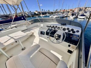 CARVER 370 VOYAGER - BATEAU MOTEUR OCCASION MARINE COURTAGE (18)