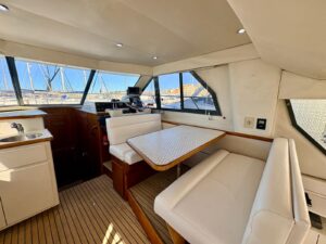 CARVER 370 VOYAGER - BATEAU MOTEUR OCCASION MARINE COURTAGE (9)