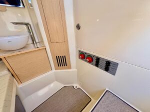 CHRIS CRAFT CL30 CATALINA - BATEAU MOTEUR OCCASION MARINE COURTAGE (8)