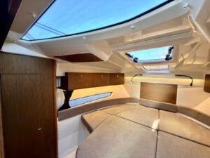 BENETEAU ANTARES 9 OB - BATEAU MOTEUR OCCASION - MARINE COURTAGE (2)