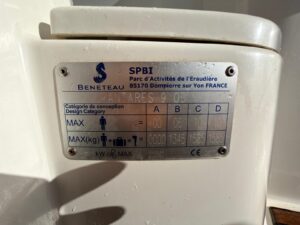 BENETEAU ANTARES 9 OB - BATEAU MOTEUR OCCASION - MARINE COURTAGE (32)