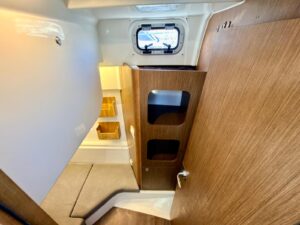 BENETEAU ANTARES 9 OB - BATEAU MOTEUR OCCASION - MARINE COURTAGE (4)