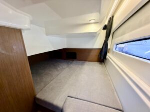 BENETEAU ANTARES 9 OB - BATEAU MOTEUR OCCASION - MARINE COURTAGE (6)