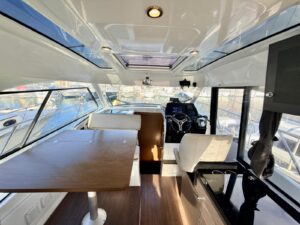 BENETEAU ANTARES 9 OB - BATEAU MOTEUR OCCASION - MARINE COURTAGE (9)