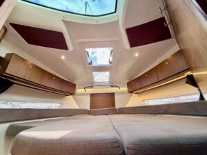 BENETEAU ANTARES 9 OB - BATEAU MOTEUR OCCASION - MARINE COURTAGE (10)