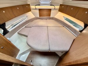 BENETEAU ANTARES 9 OB - BATEAU MOTEUR OCCASION - MARINE COURTAGE (13)