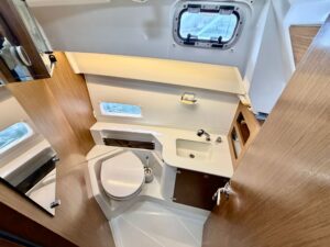 BENETEAU ANTARES 9 OB - BATEAU MOTEUR OCCASION - MARINE COURTAGE (14)