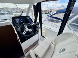 BENETEAU ANTARES 9 OB - BATEAU MOTEUR OCCASION - MARINE COURTAGE (15)