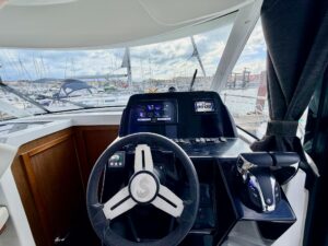 BENETEAU ANTARES 9 OB - BATEAU MOTEUR OCCASION - MARINE COURTAGE (16)