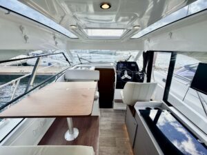 BENETEAU ANTARES 9 OB - BATEAU MOTEUR OCCASION - MARINE COURTAGE (7)
