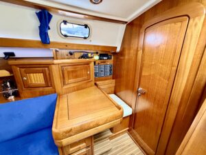 DUFOUR 39 CC - VOILIER OCCASION - MARINE COURTAGE (11)